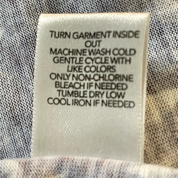 Christopher & Banks Abstract Flag Shirt   Women's Relaxed Size L - Picture 8 of 9